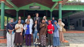 Kunjungan Lapangan Pemberdayaan Perempuan di Padukuhan Wungurejo Dapat Apresiasi Tamu Kanada